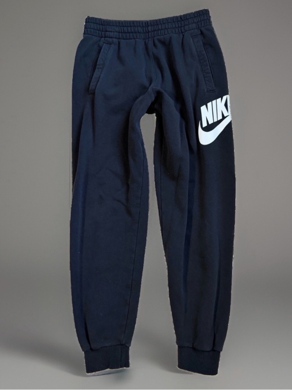 Nike Black Club Fleece Joggers Pants Boys Size L Large Sweatpants Youth Swoosh